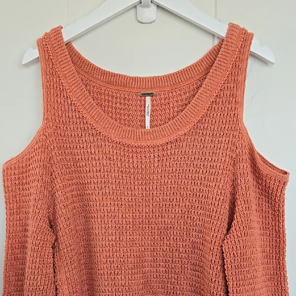 Free People Women's  Coral-Salmon Pink Cold Shoulder Knit Sweater Size M - Picture 6 of 16